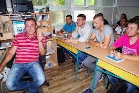 Elméleti oktatás a tanteremben